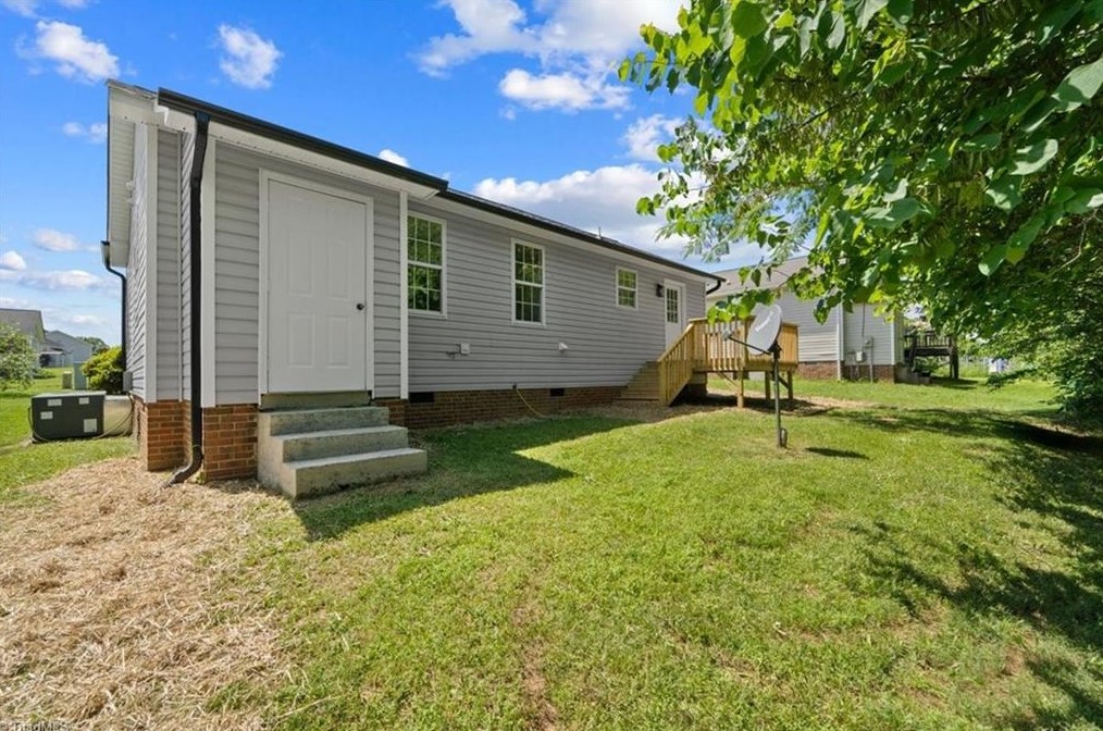 2606 Ralph Johns St, Greensboro NC  27405-3999 exterior