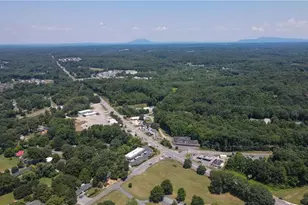 4901 Reynolda Rd, Winston-Salem, NC 27106 - Photo 17