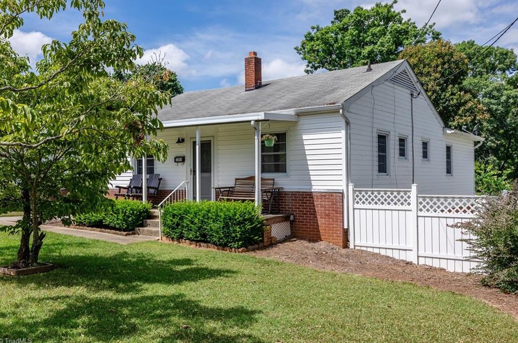 1006 Cliff Rd, Asheboro NC  27203-6904 exterior