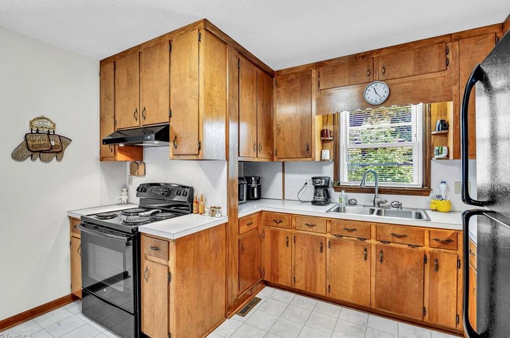 1006 Cliff Rd, Asheboro NC  27203-6904 exterior