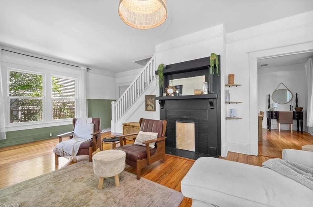 621 Mendenhall St, Greensboro NC 27403-1755 exterior