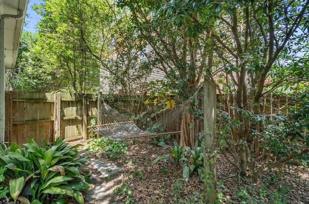 621 Mendenhall St, Greensboro NC 27403-1755 exterior