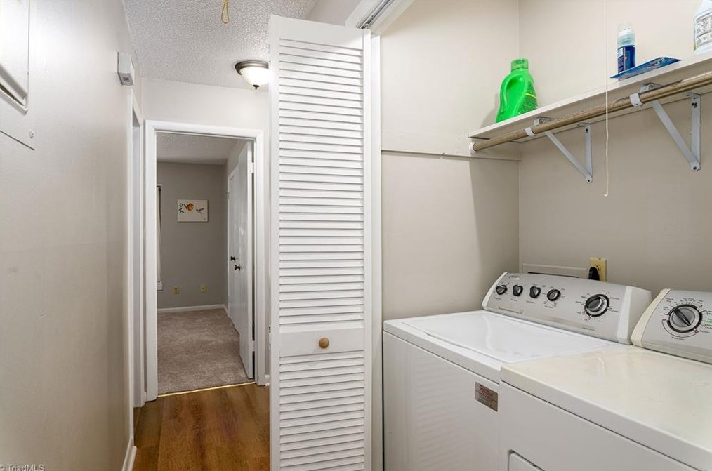 311 Lamplighter Cir, Winston Salem NC  27106-3420 exterior