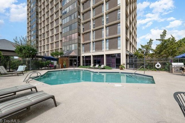 1101 Elm St, Greensboro NC  27401-1327 exterior