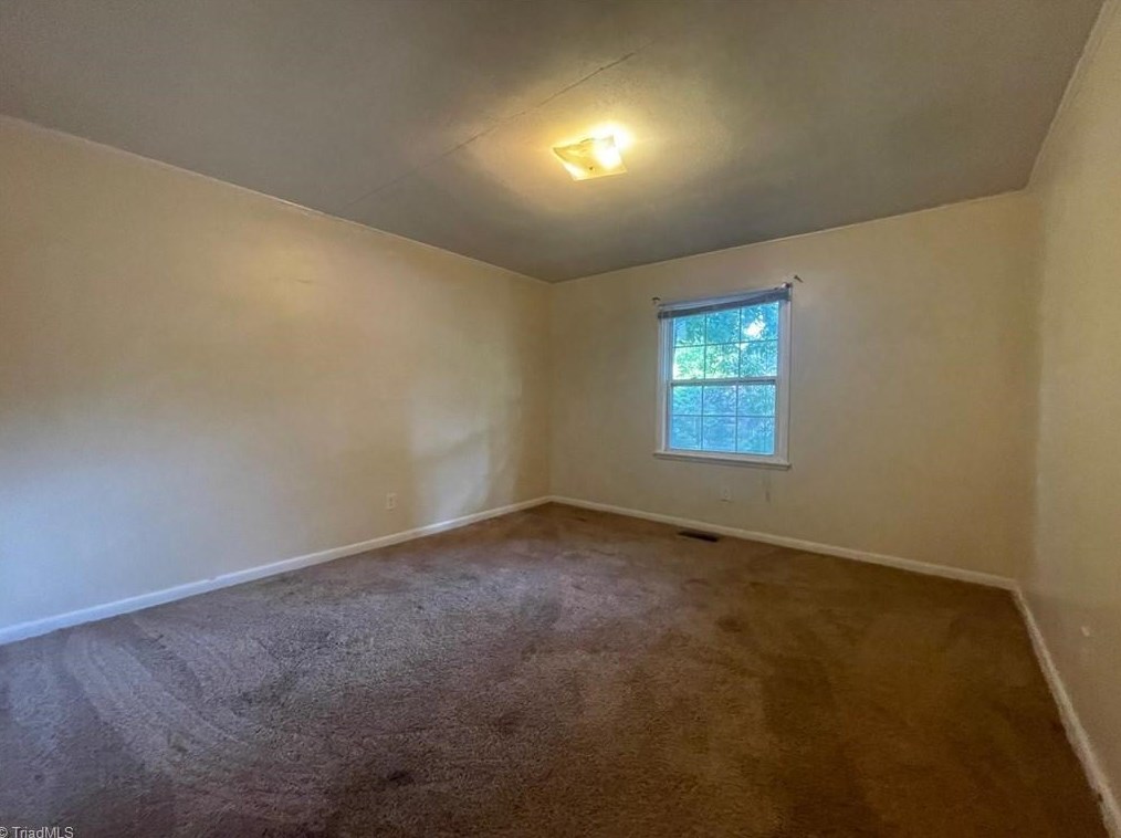 2409 Cornwallis Dr, Greensboro NC  27408-6803 exterior