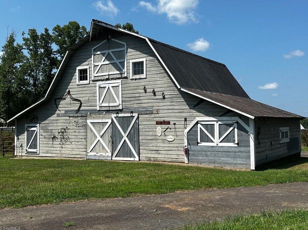 219 Thurmond Rd, Thurmond, NC 28683