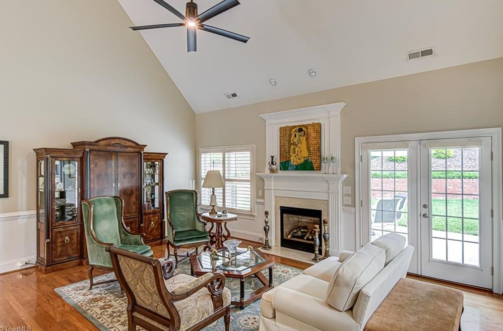 273 Hollin Way, Winston Salem NC  27104-3692 exterior