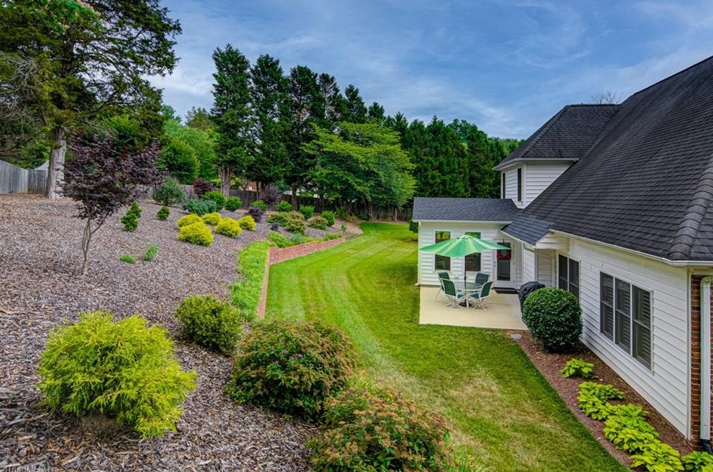 273 Hollin Way, Winston Salem NC  27104-3692 exterior