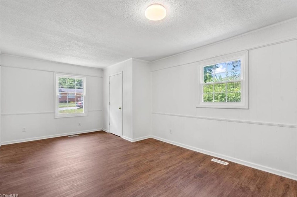 2818 Broadbay Dr, Winston Salem NC  27107-2504 exterior