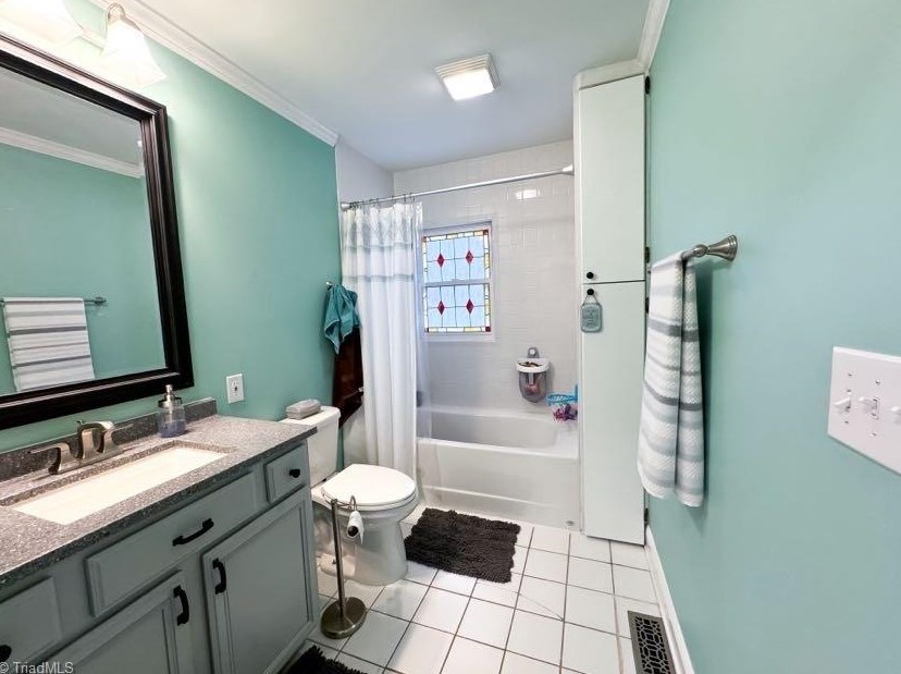 502 Greenwood Dr, High Point NC  27262-7817 exterior