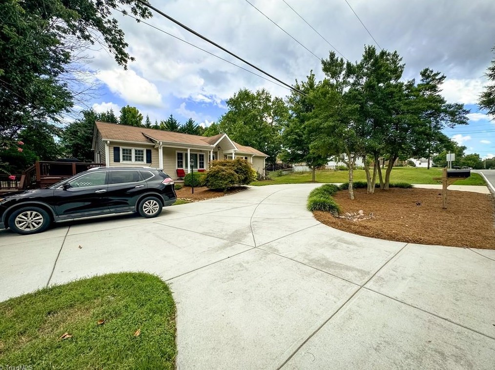 502 Greenwood Dr, High Point NC  27262-7817 exterior