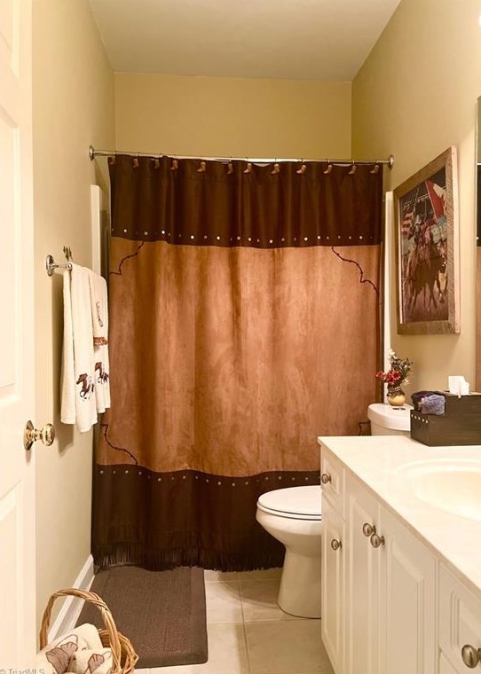 3947 Navy Pl, High Point NC  27265-9443 exterior