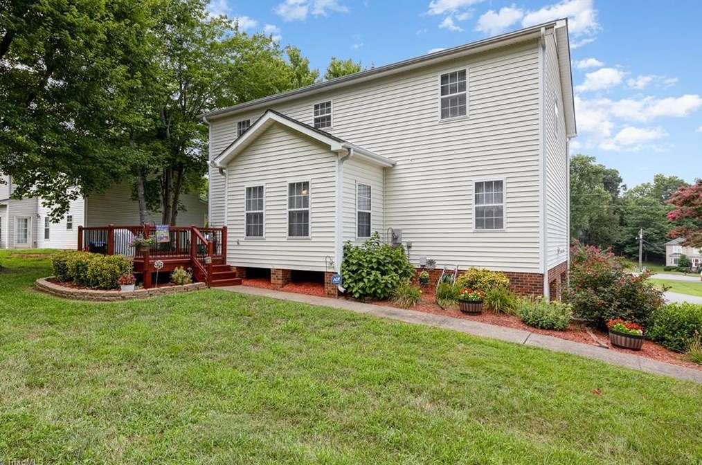 2230 Nettlebrook Dr, Winston Salem NC  27106-9411 exterior