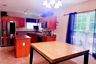 622 Bentley Ln, Burlington, NC 27217 - Photo 3