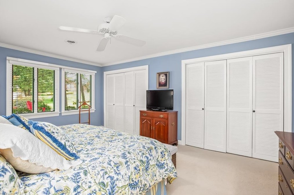 1129 Gatehouse Rd, High Point NC  27262-4521 exterior