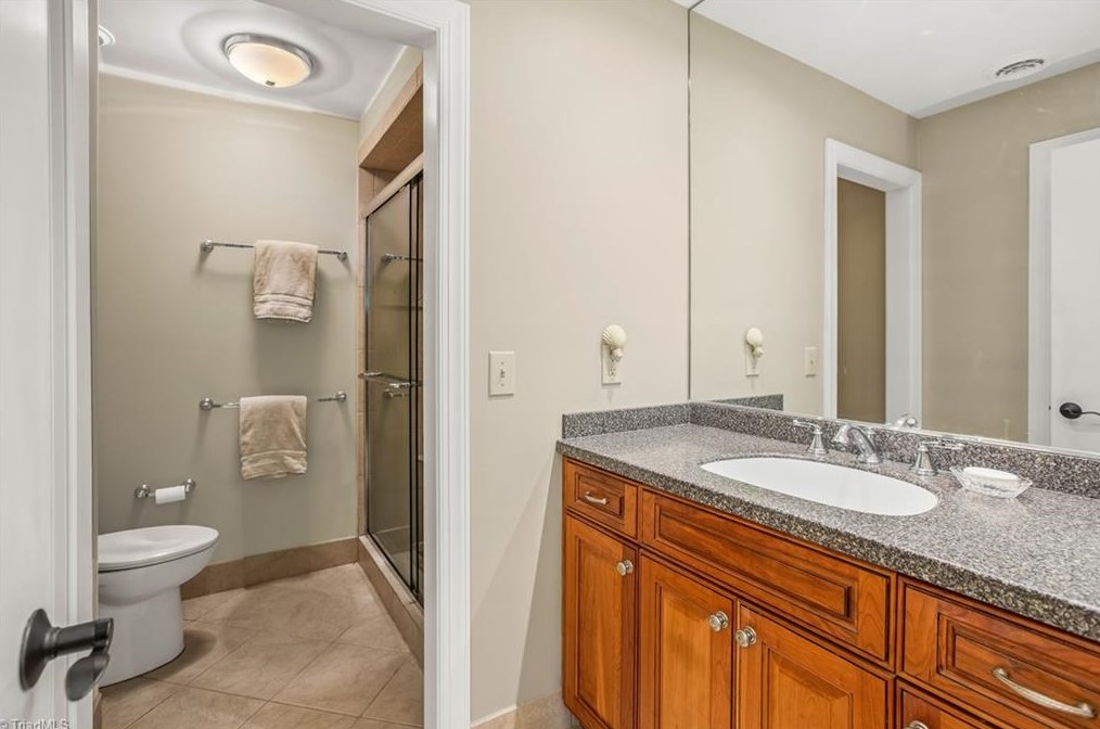 1129 Gatehouse Rd, High Point NC  27262-4521 exterior