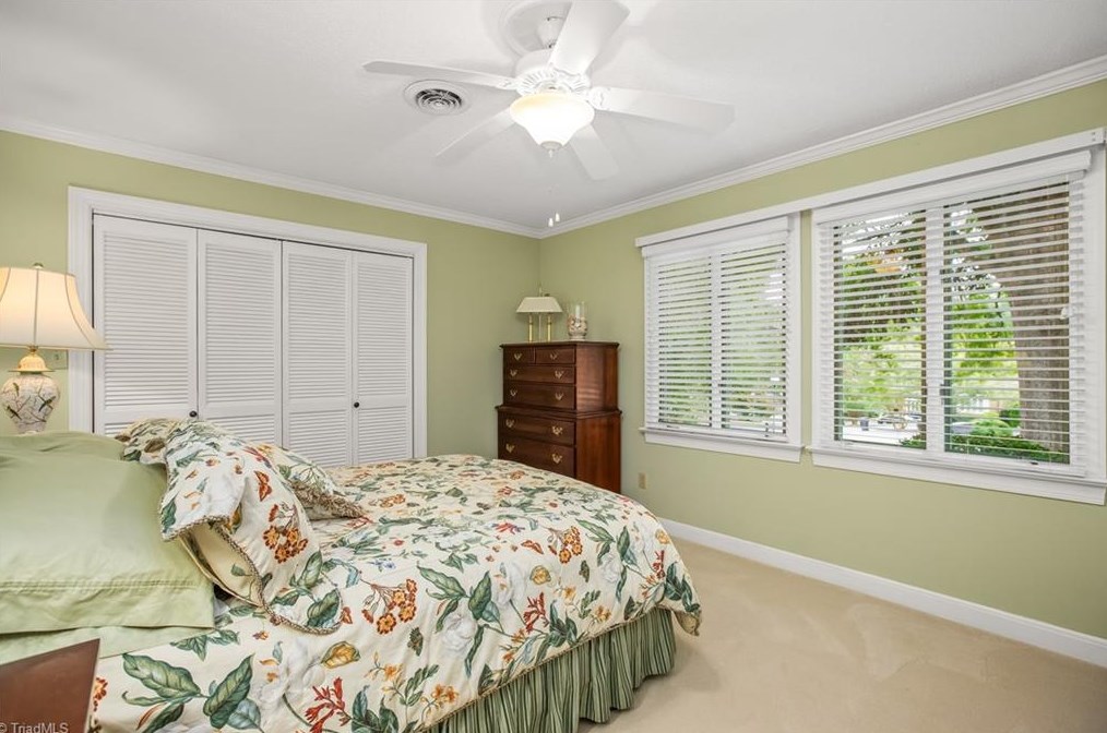 1129 Gatehouse Rd, High Point NC  27262-4521 exterior