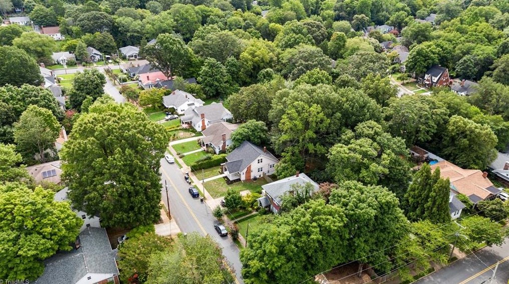 1834 Brantley St, Winston Salem NC  27103-3710 exterior