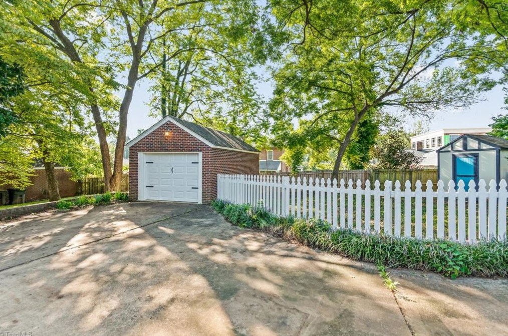214 Woodrow Ave, High Point NC  27262-4039 exterior