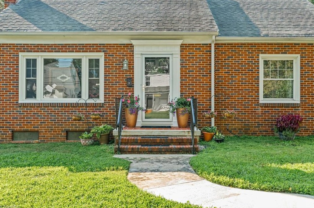 214 Woodrow Ave, High Point NC  27262-4039 exterior