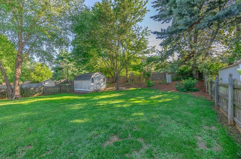 7012 Chaftain Pl, Greensboro NC  27410-8656 exterior