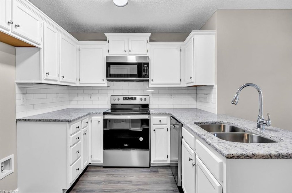 7012 Chaftain Pl, Greensboro NC  27410-8656 exterior