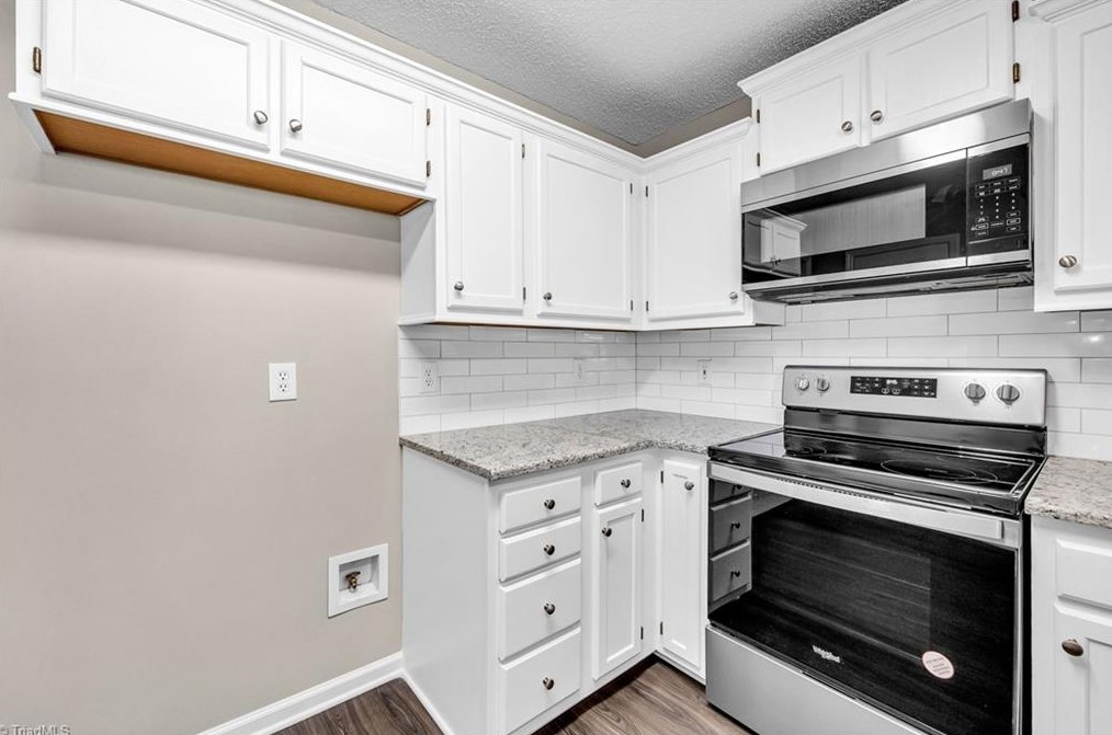 7012 Chaftain Pl, Greensboro NC  27410-8656 exterior