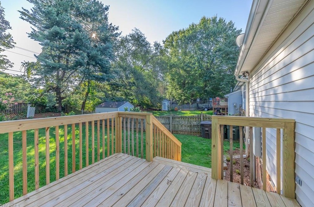 7012 Chaftain Pl, Greensboro NC  27410-8656 exterior