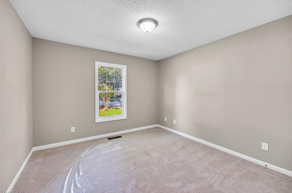 7012 Chaftain Pl, Greensboro NC  27410-8656 exterior