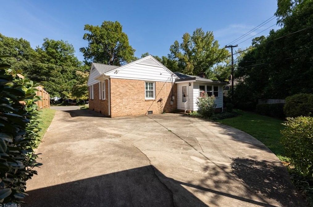 1901 Elm St, Greensboro NC 27401-1511 exterior