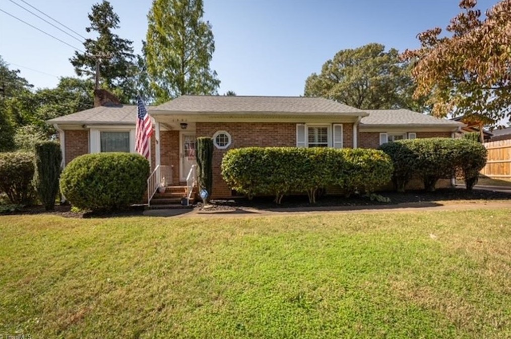 1901 Elm St, Greensboro NC 27401-1511 exterior