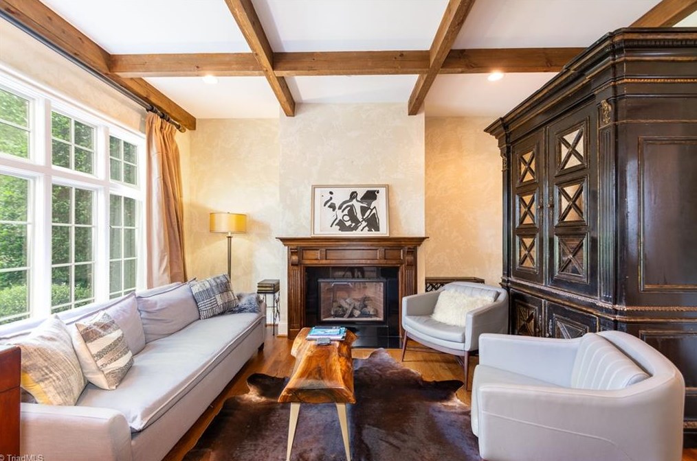 807 Sunset Dr, Greensboro NC 27408-7213 exterior