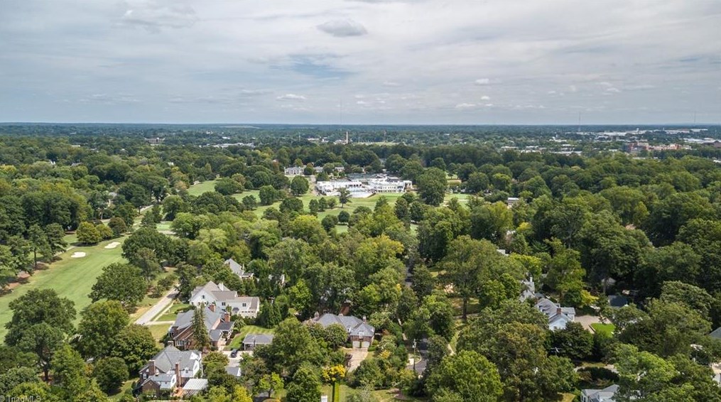 807 Sunset Dr, Greensboro NC 27408-7213 exterior