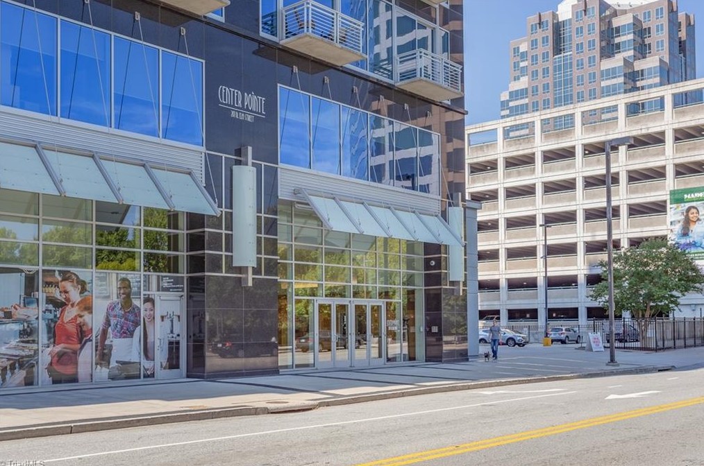 201 Elm St, Greensboro NC  27401-2446 exterior