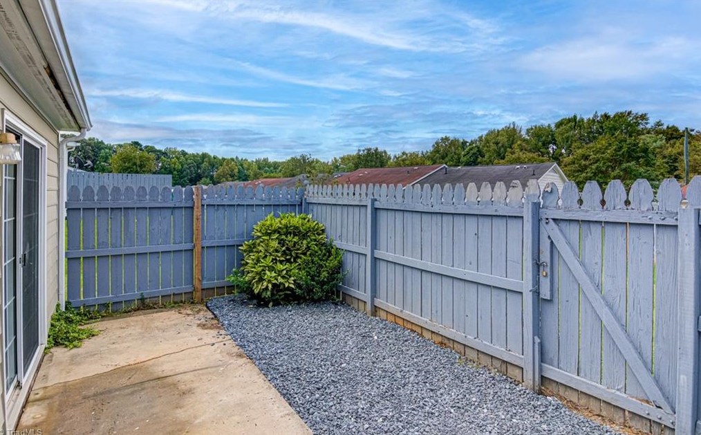 1445 Bailey Cir, High Point NC  27262-3563 exterior