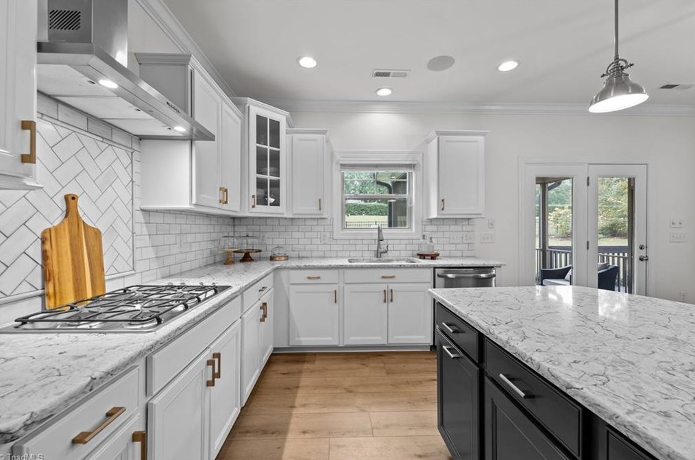 1064 Falkirk Dr, Burlington NC 27215 exterior