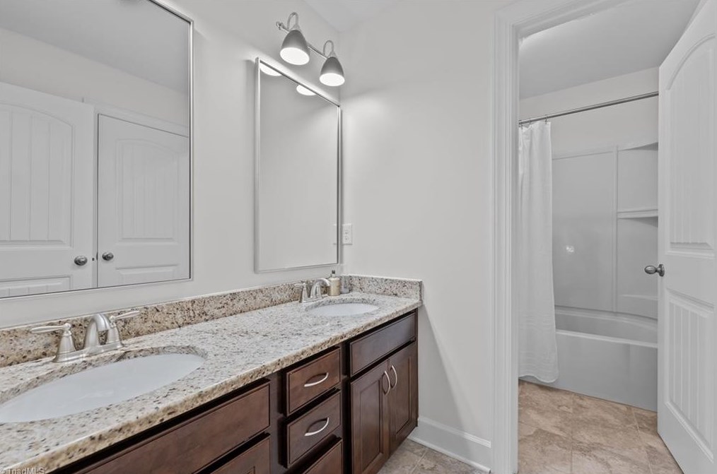 1064 Falkirk Dr, Burlington NC 27215 exterior