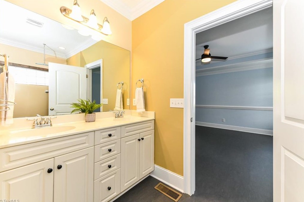 3301 Wynnfield Dr, High Point NC 27265-9587 exterior