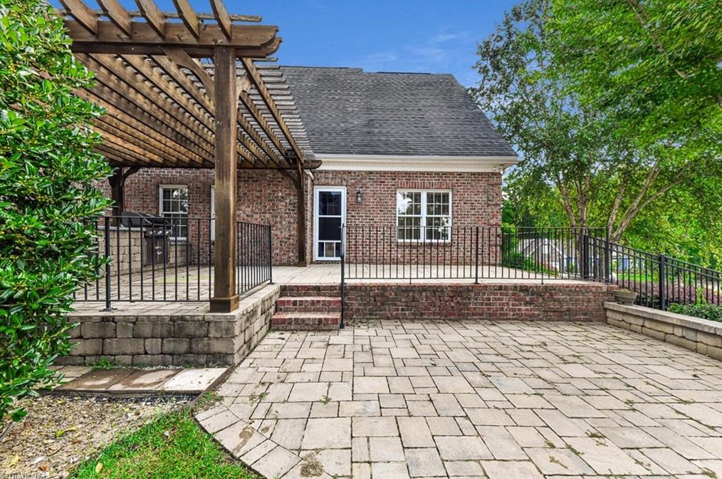 3301 Wynnfield Dr, High Point NC 27265-9587 exterior