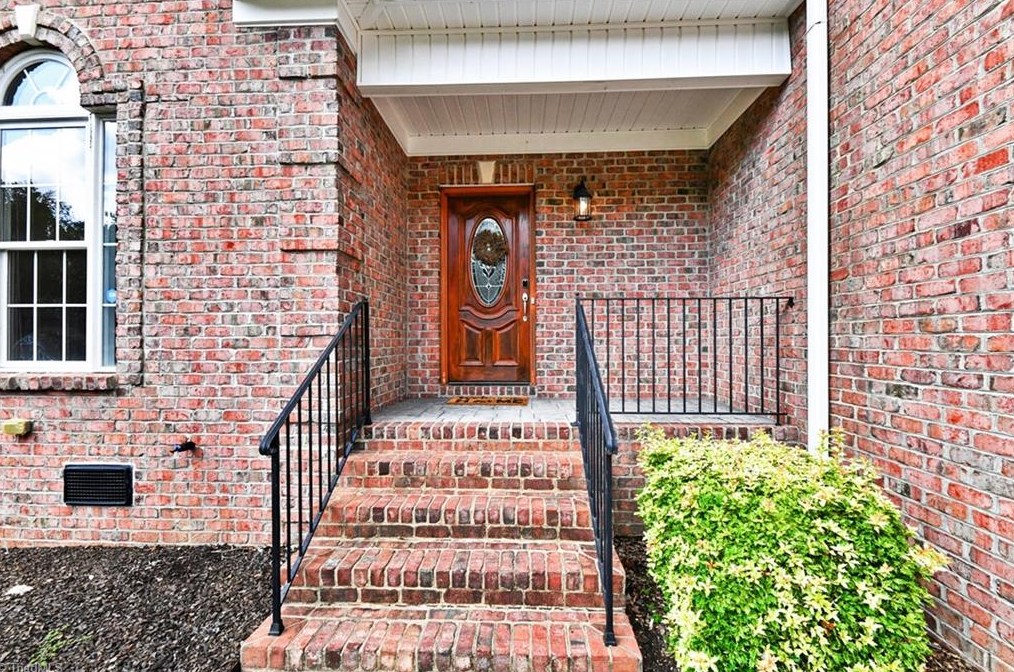 3301 Wynnfield Dr, High Point NC 27265-9587 exterior