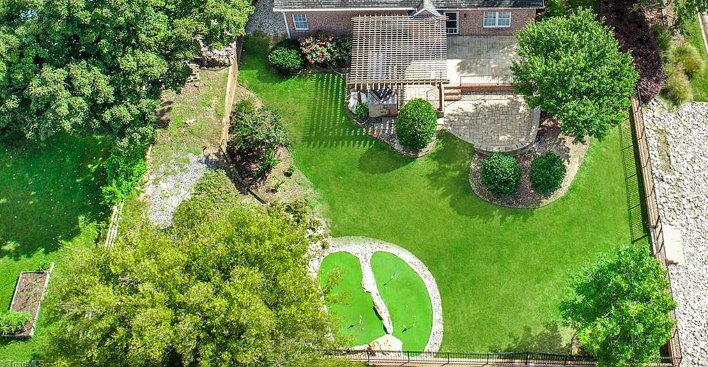 3301 Wynnfield Dr, High Point NC 27265-9587 exterior