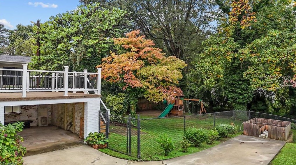 230 Rolling Rd, Burlington NC 27217-2504 exterior