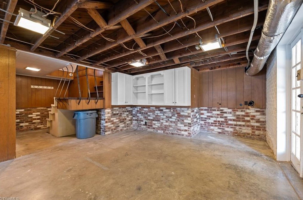 230 Rolling Rd, Burlington NC 27217-2504 exterior