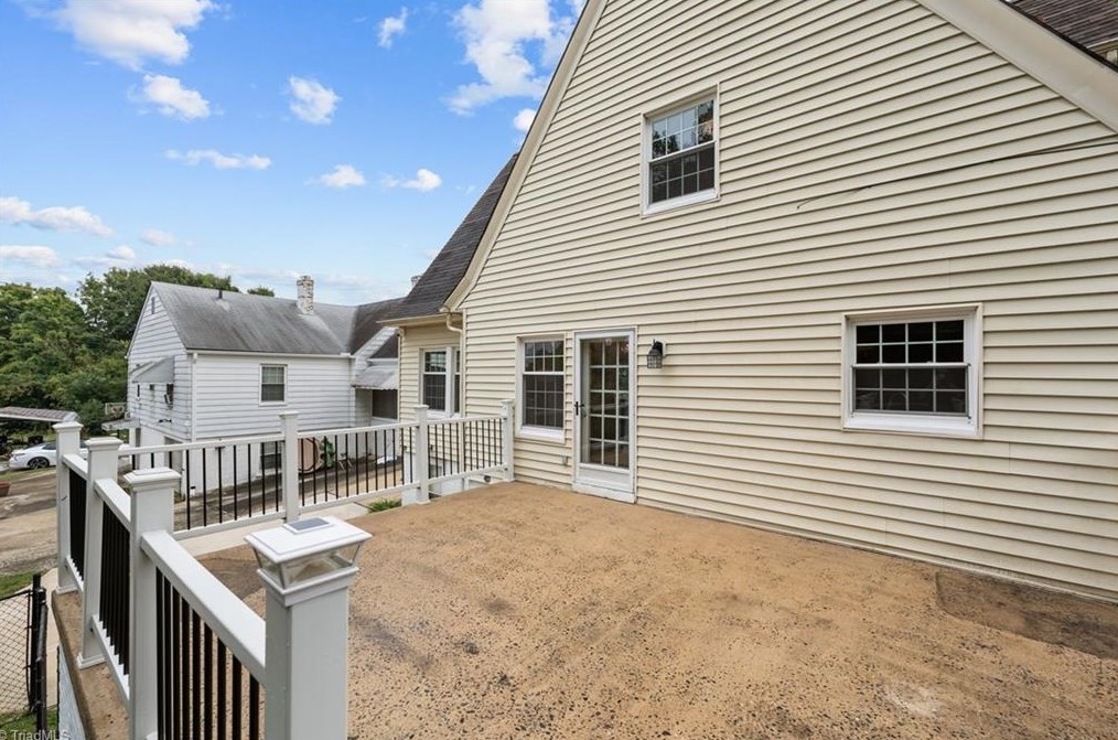 230 Rolling Rd, Burlington NC 27217-2504 exterior