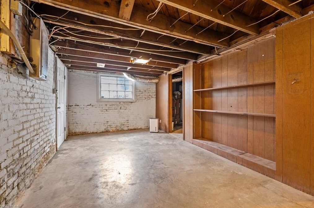 230 Rolling Rd, Burlington NC 27217-2504 exterior