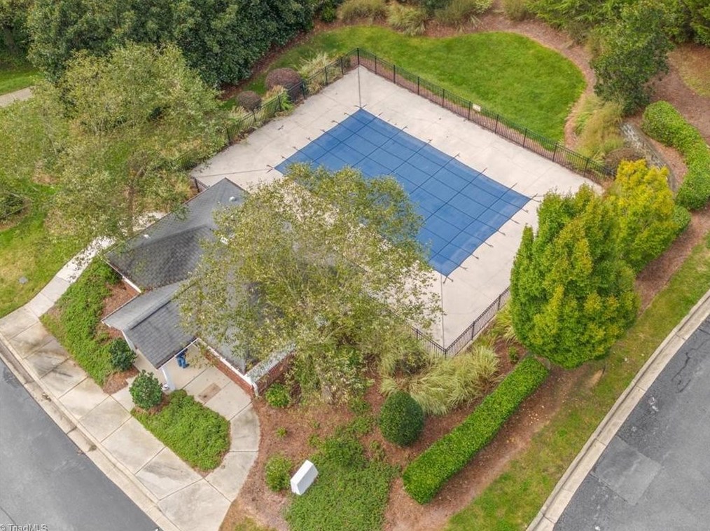 4345 Cedarcroft Ct, Greensboro NC 27409-9225 exterior