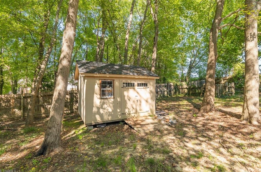 3837 Windstream Way, Jamestown NC 27282-7709 exterior