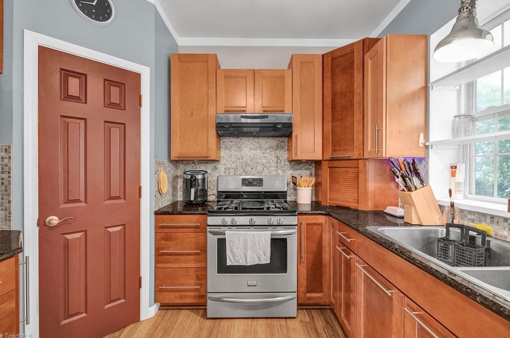 3837 Windstream Way, Jamestown NC 27282-7709 exterior