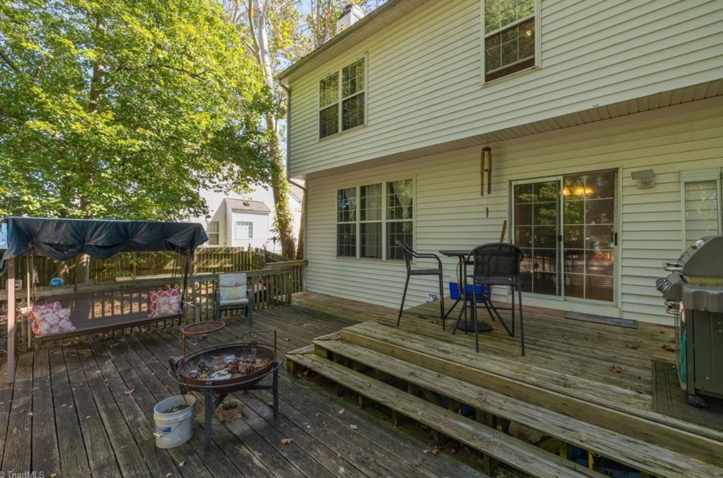 3837 Windstream Way, Jamestown NC 27282-7709 exterior