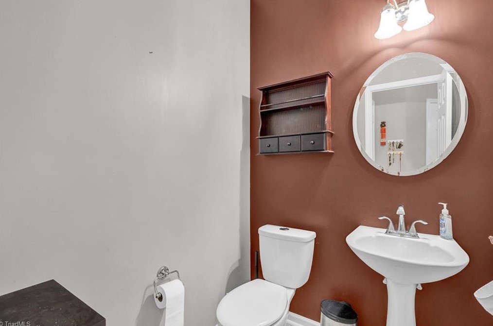 3837 Windstream Way, Jamestown NC 27282-7709 exterior